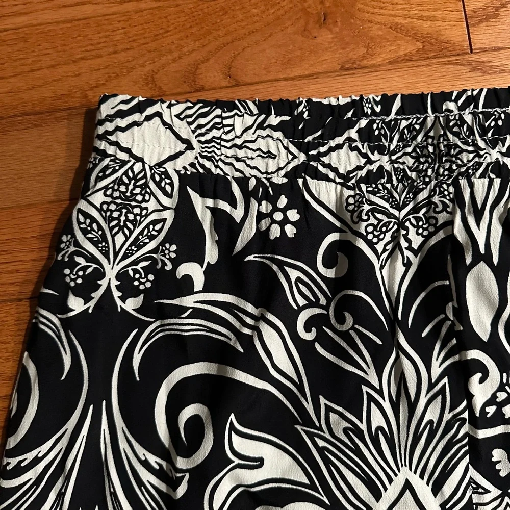 Black and White two piece pants and top set - Picture 6 of 6